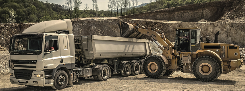 A surface dump truck applied in the large mines.jpg